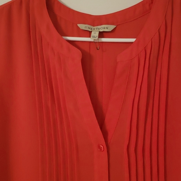 Top - Picture 2 of 2